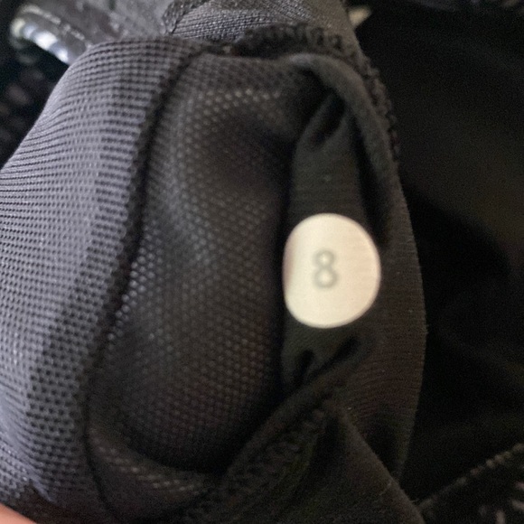 Lululemon straight up bra in excellent condition with pads included - Picture 5 of 5